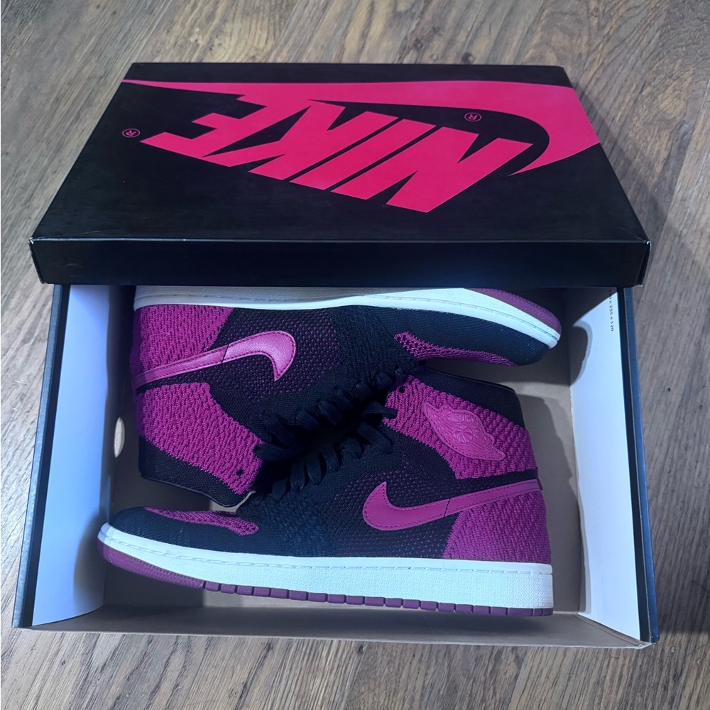 Jordan 1 Men’s Bred Flyknit Sneakers